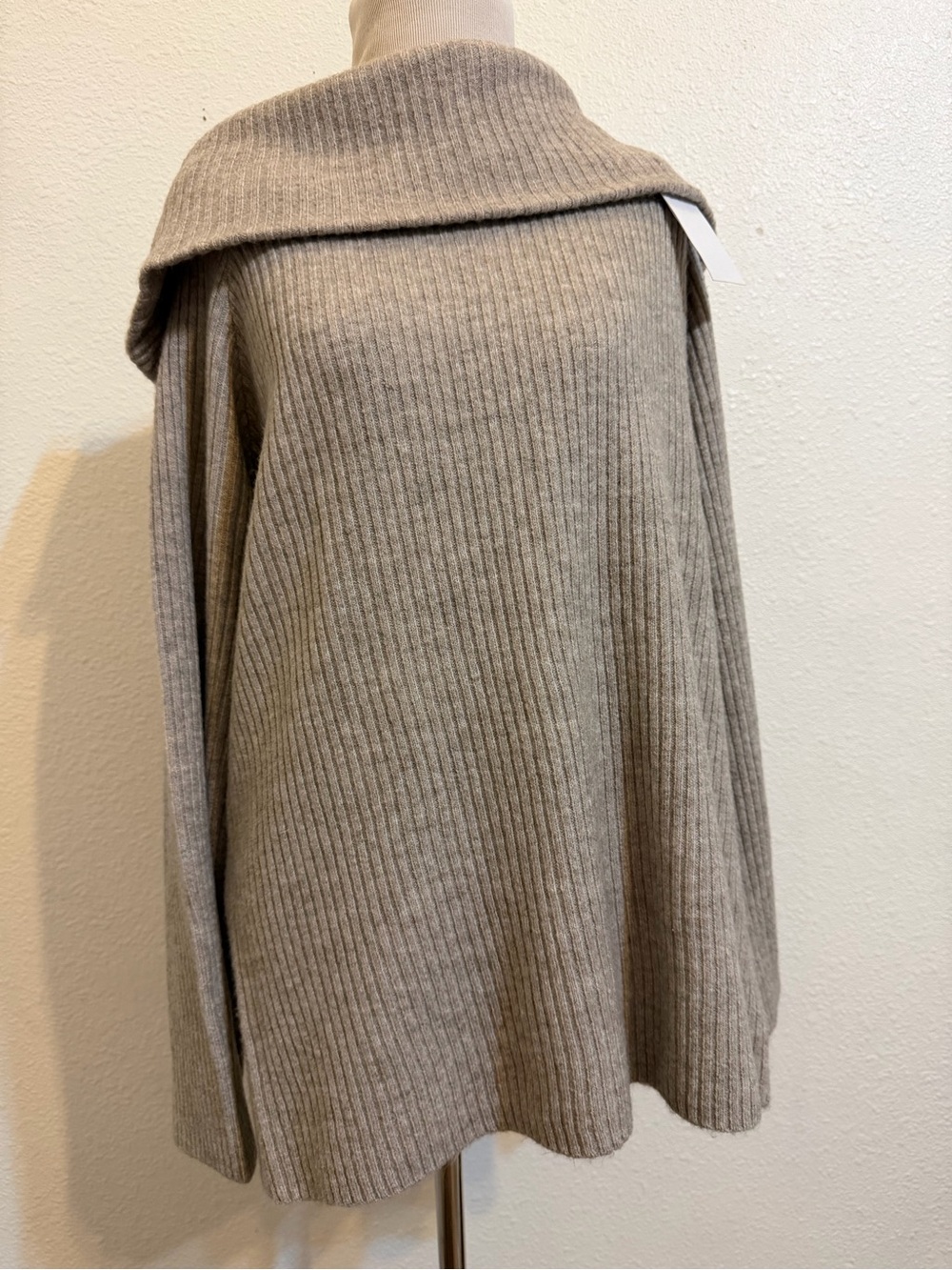 H&M Ribbed Off-Shoulder Sweater - Taupe Longsleeve 5%Wool Casual Soft Streachy